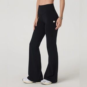 Vuori All The Form Flare